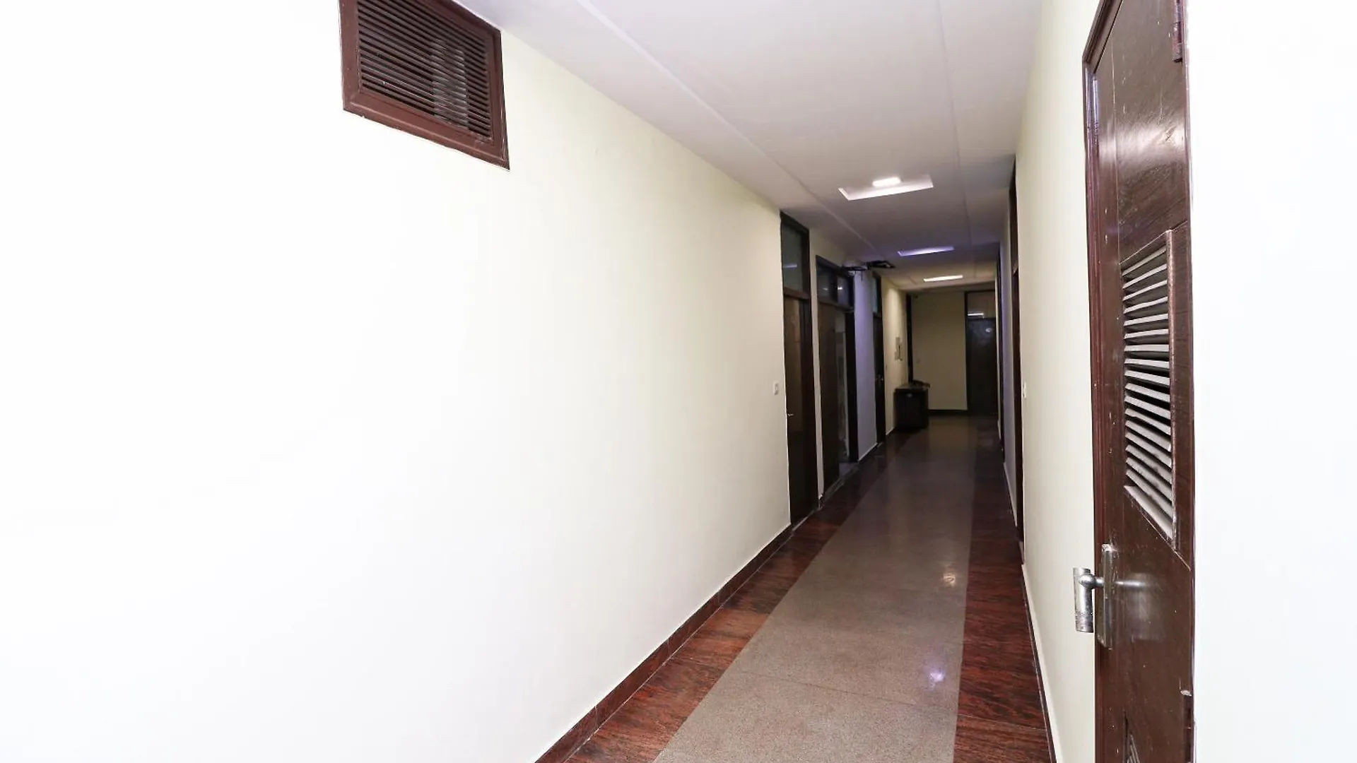 Oyo 16147 Hotel Jyoti Continental Agra Agra