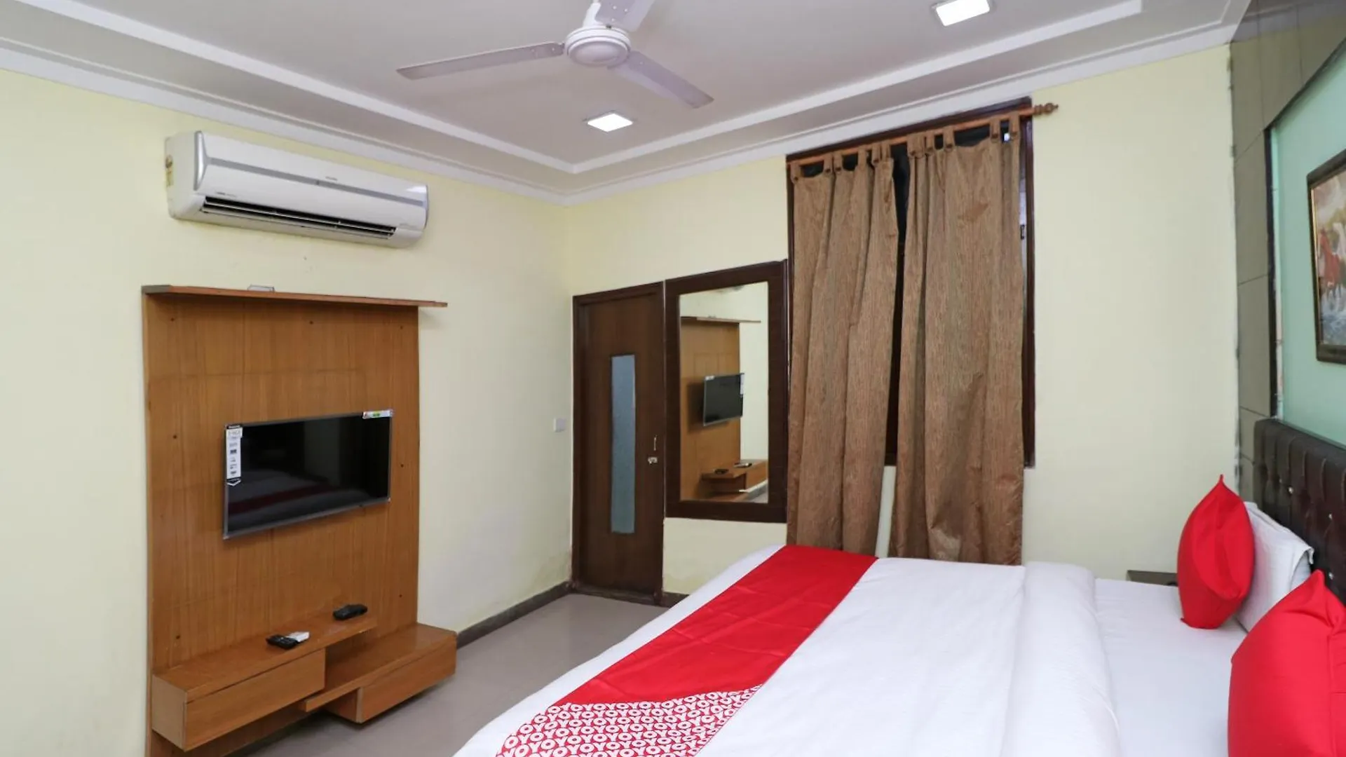 Oyo 16147 Hotel Jyoti Continental Agra Agra