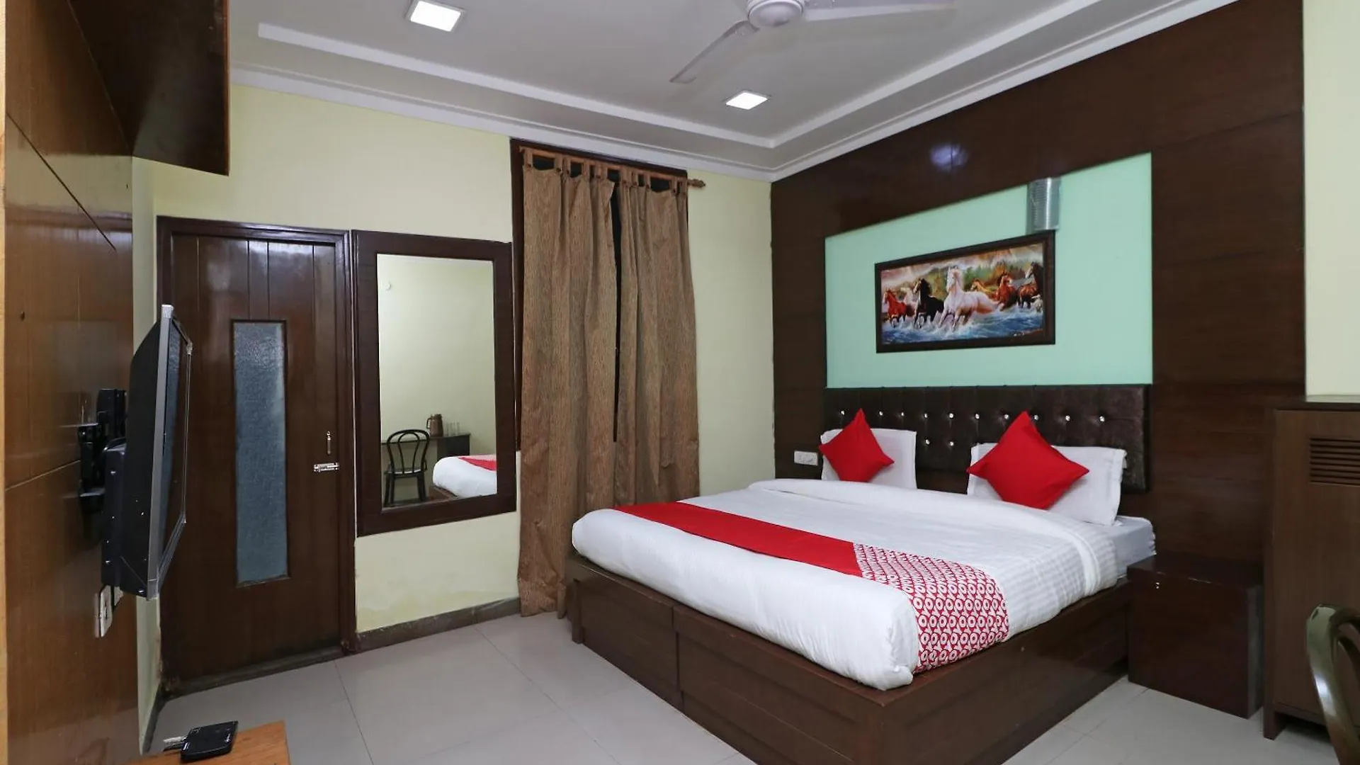 Oyo 16147 Hotel Jyoti Continental Agra Agra  3*, Agra (Uttar Pradesh) India