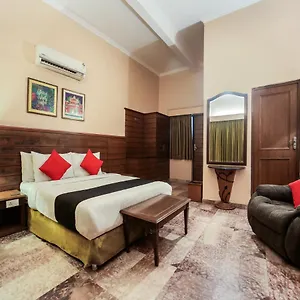 Capital O 10953 Dayal - A Boutique Hotel