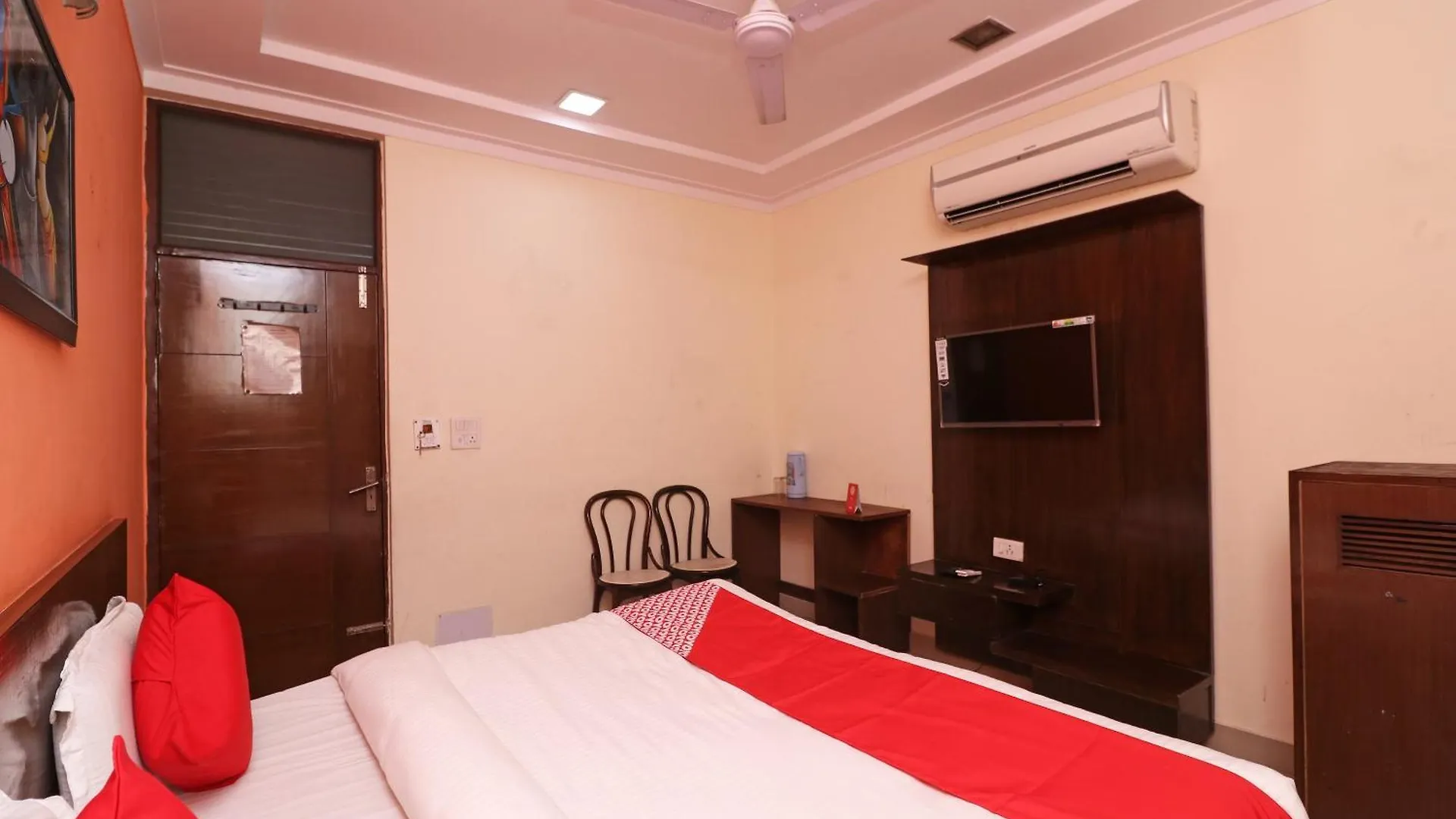 Oyo 16147 Hotel Jyoti Continental Agra Agra