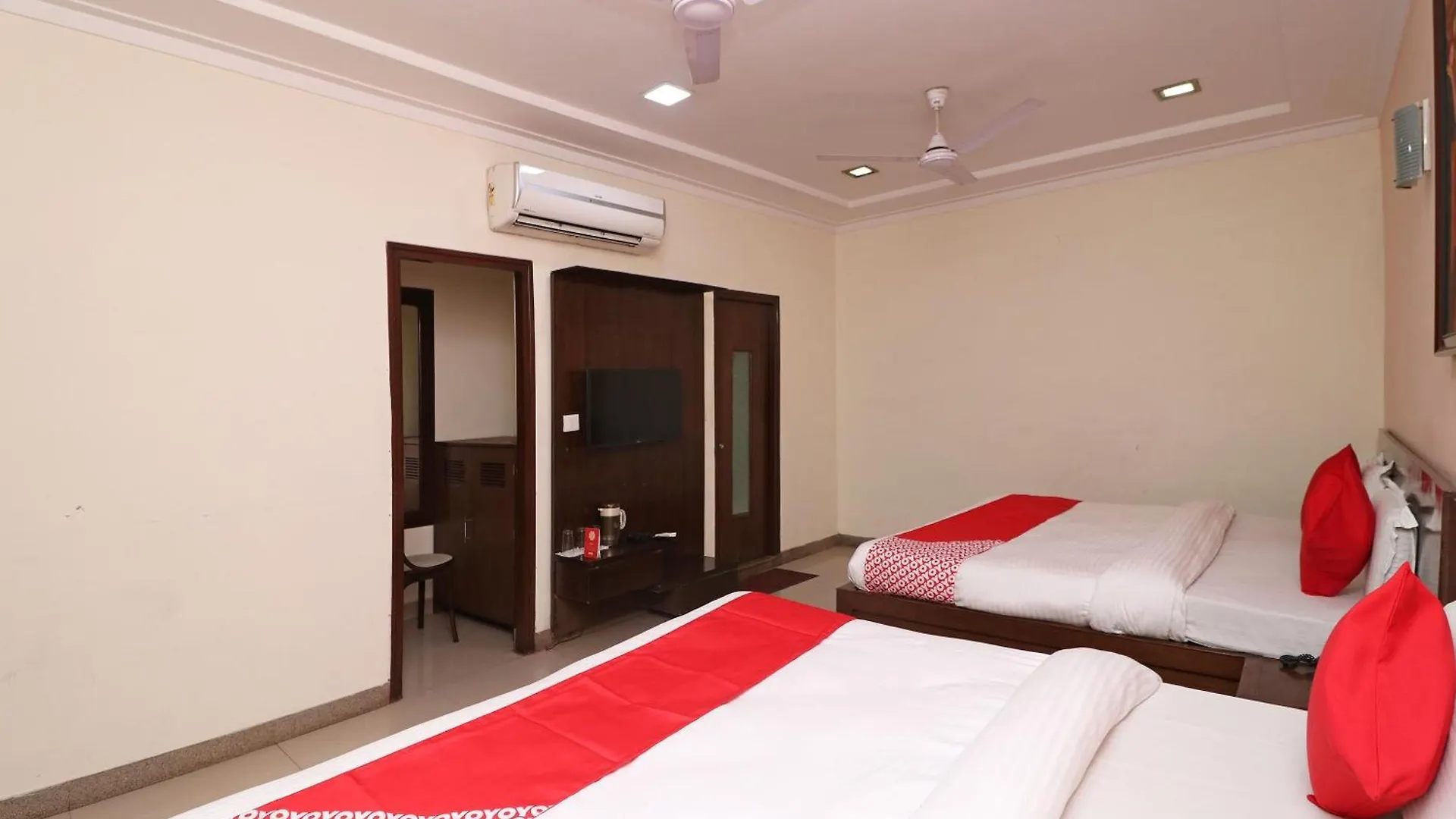 Oyo 16147 Hotel Jyoti Continental Agra Agra